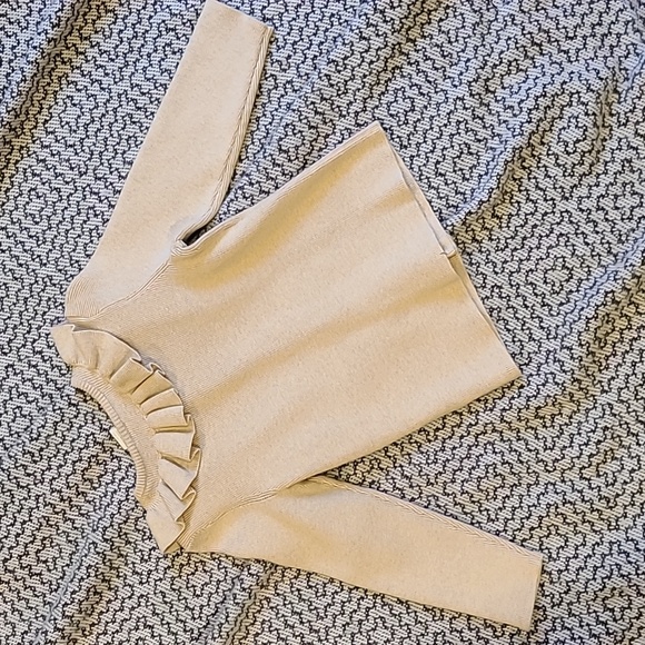 H&M Light Tan Button Down Sweater with Ruffle Trim Size 2 - Picture 4 of 4